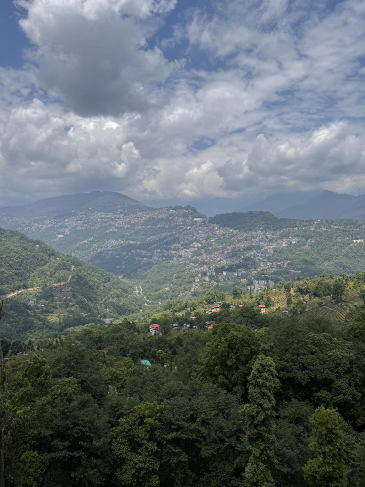 Dwang Rumtek Resort Tadong Экстерьер фото
